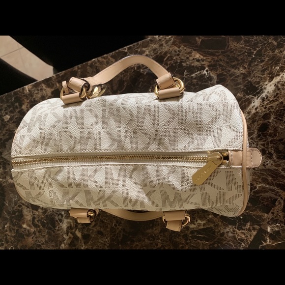 Michael Kors signature grayson medium satchel - Picture 6 of 8